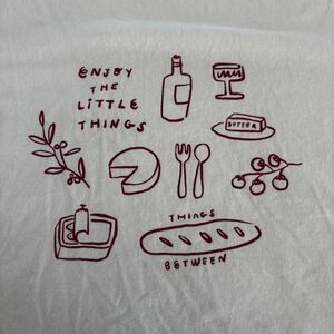 DILLARDS Italian Minimalist M Enjoy The Little Things Women's Cream Red T Shirt